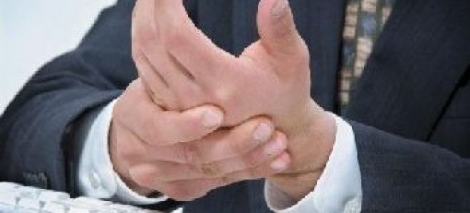 Болит сустав на руке